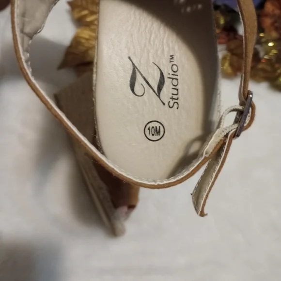 Sandals shoes for women size 10 - Picture 4 of 4